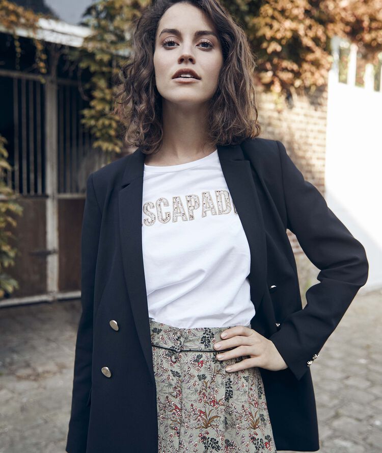 Carthagene white embroidered t-shirt with lace slogan grey/ white.