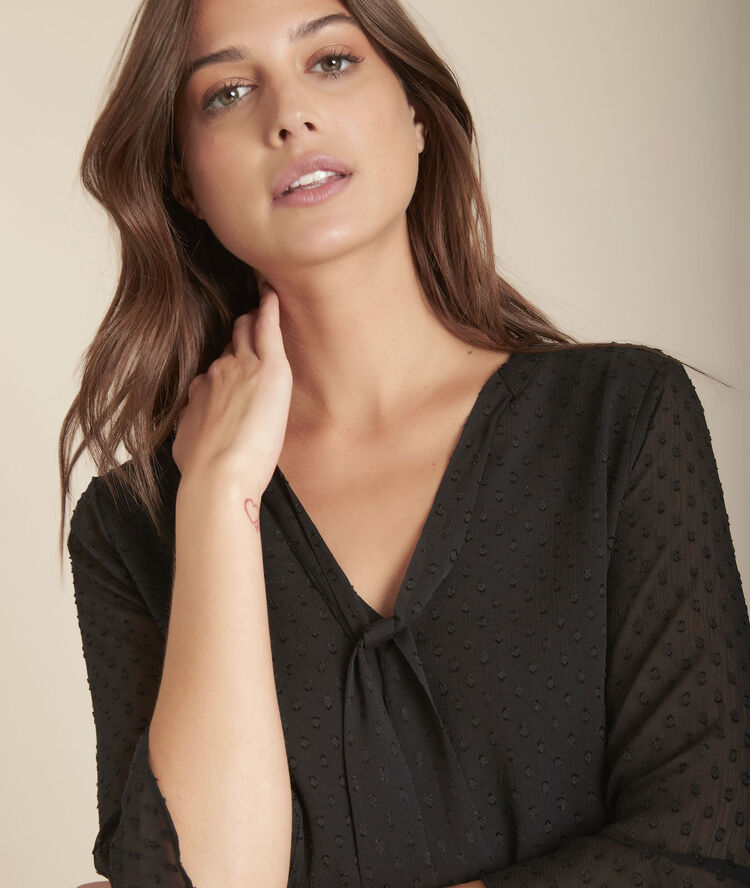 Carillon two-fabric plumetis t-shirt black.