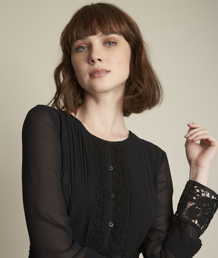 Charlotte long lace dress black.