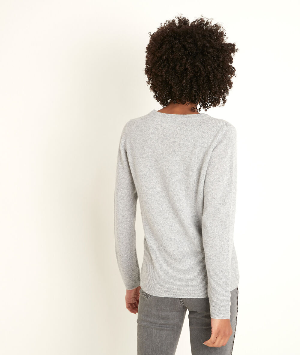 River grey cashmere pullover chine clair.