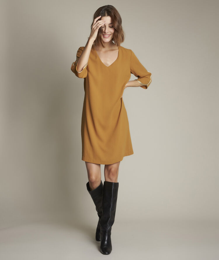 Cl&eacute;mentine yellow dress honey.