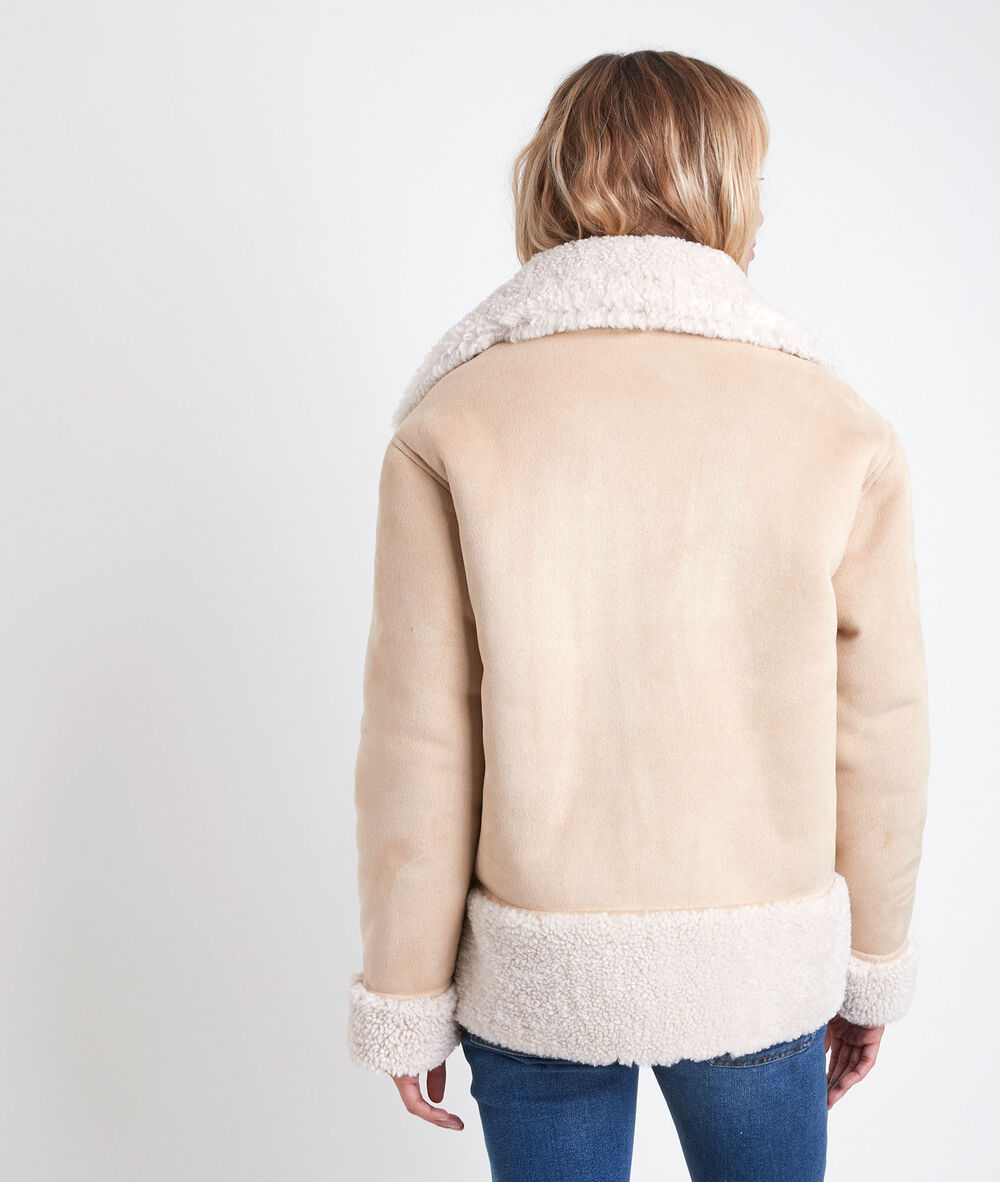 Ifumi cream sheep shearling coat creme.