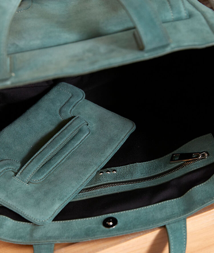 Number 3 in slate-coloured suede ardoise.
