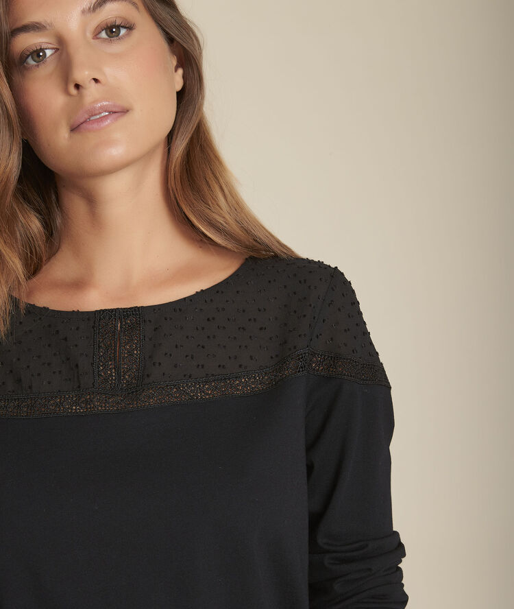 Chiara black t-shirt with lace neckline black.