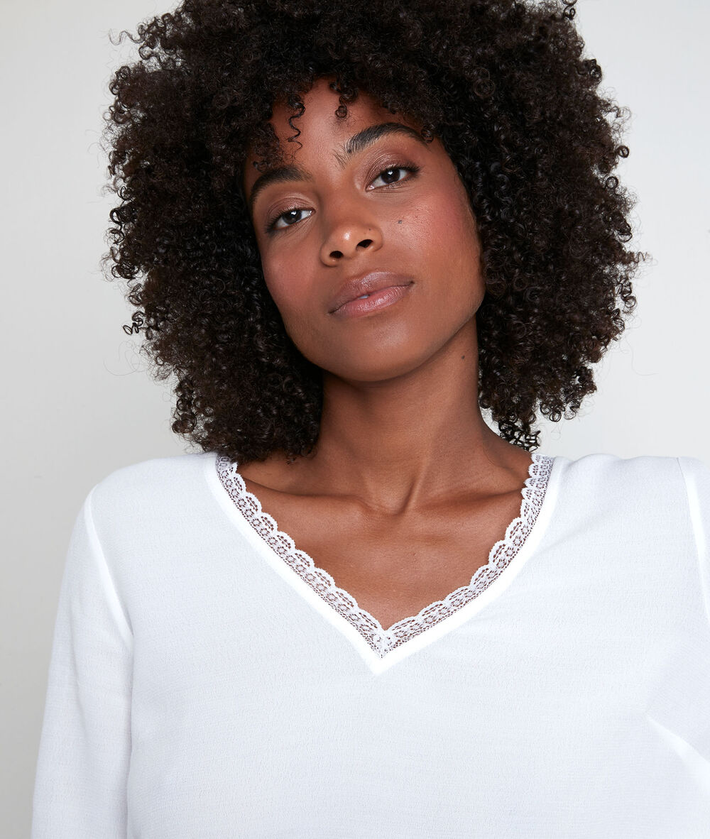 Wilson ecru dual-fabric v-neck top ecru.