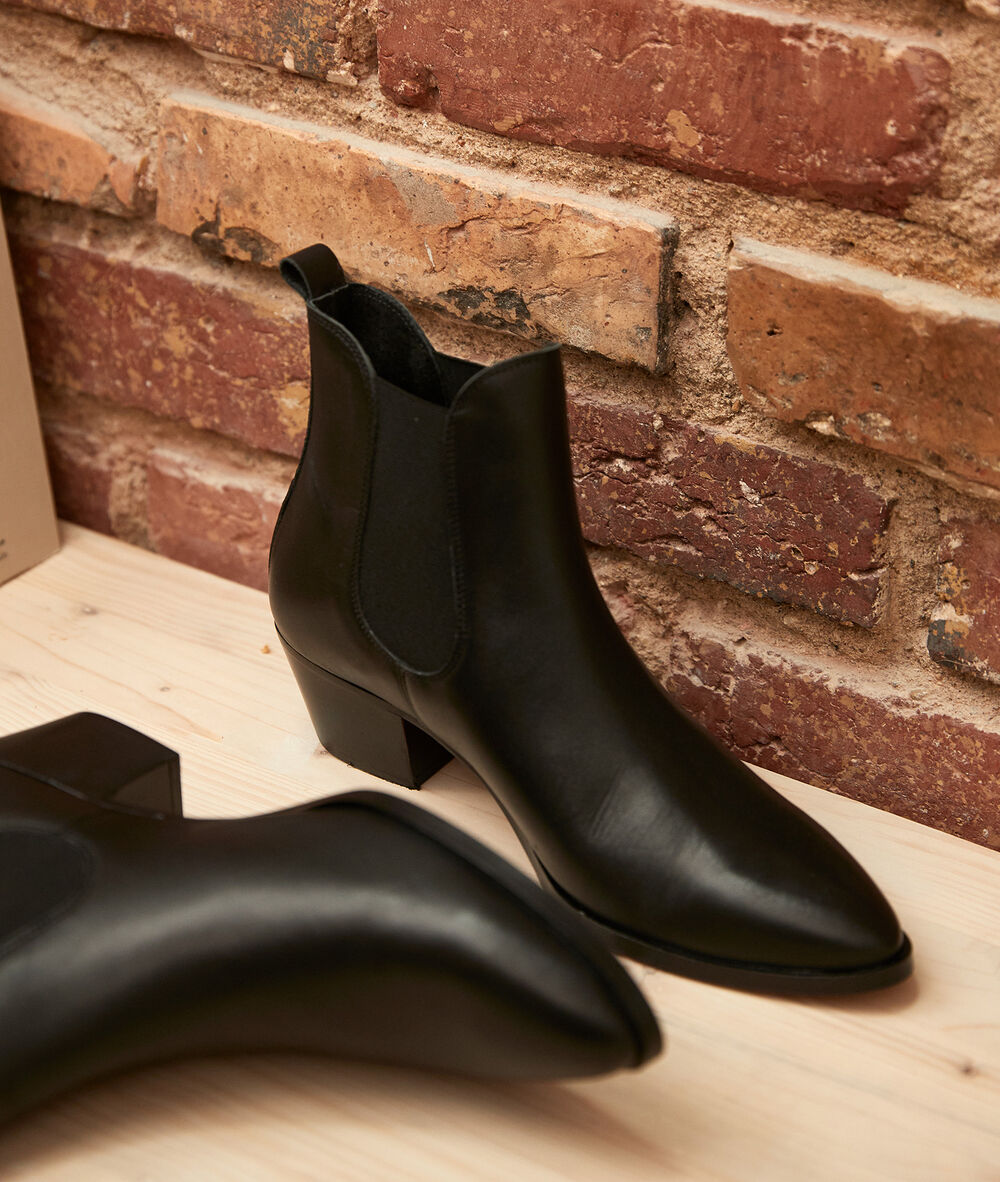 Vera black leather ankle boots noir.