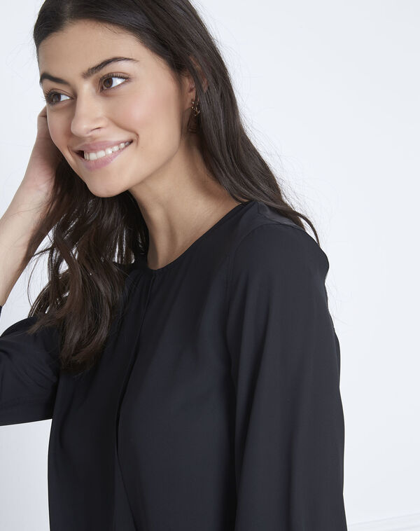 Valeria black blouse with satin-effect details black.