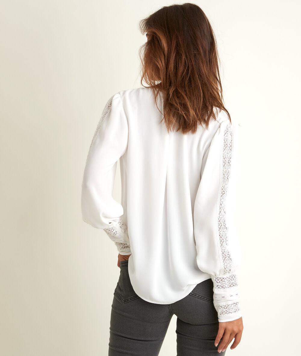 Jabi lace blouse ecru.