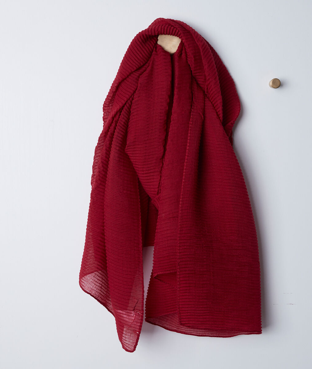 Barry red pleated scarf | 1-2-3 Barry red pleated scarf PhotoZ | 1-2-3