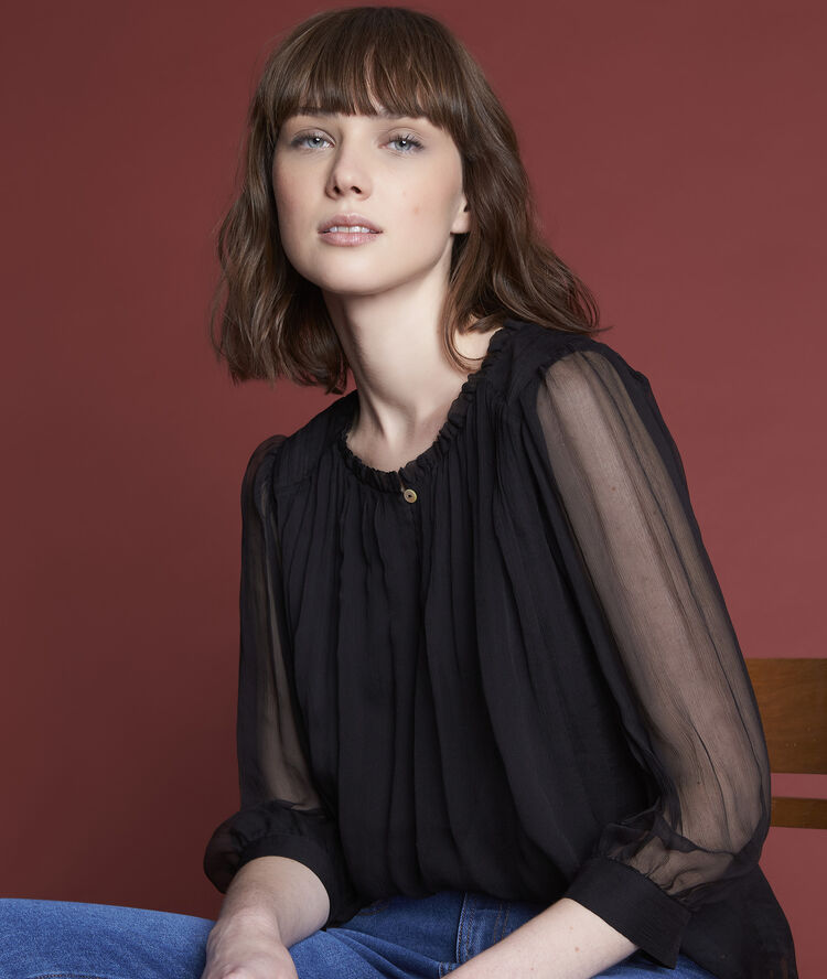 Emma louise silk blouse black.