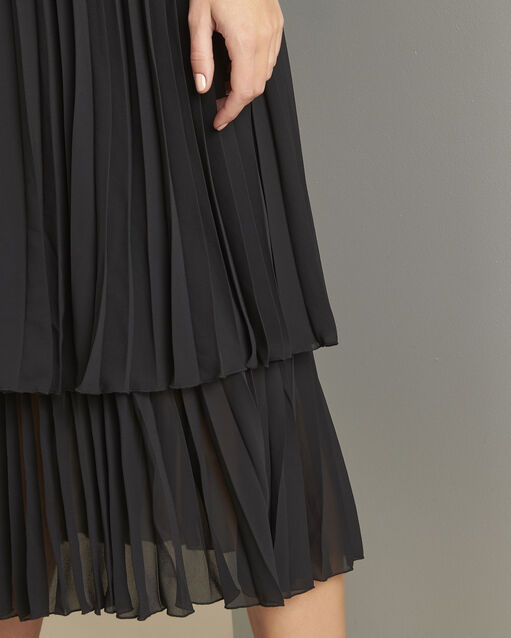 Nice black long pleated dress black.