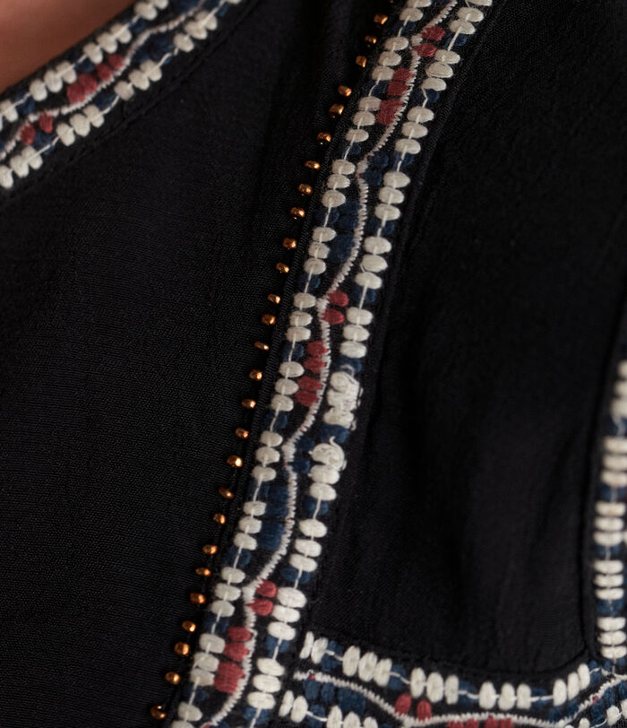 Tiffen embroidered black blouse PhotoZ | 1-2-3