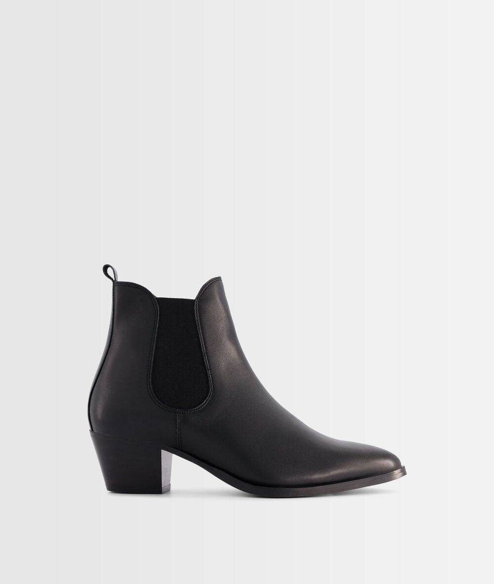 Vera black leather ankle boots noir.