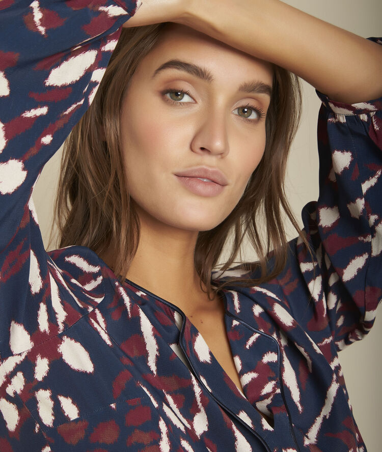 Manuella printed blouse black.