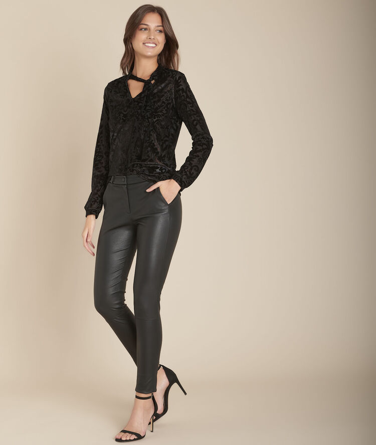 Cherazade black devor&eacute; velvet t-shirt black.