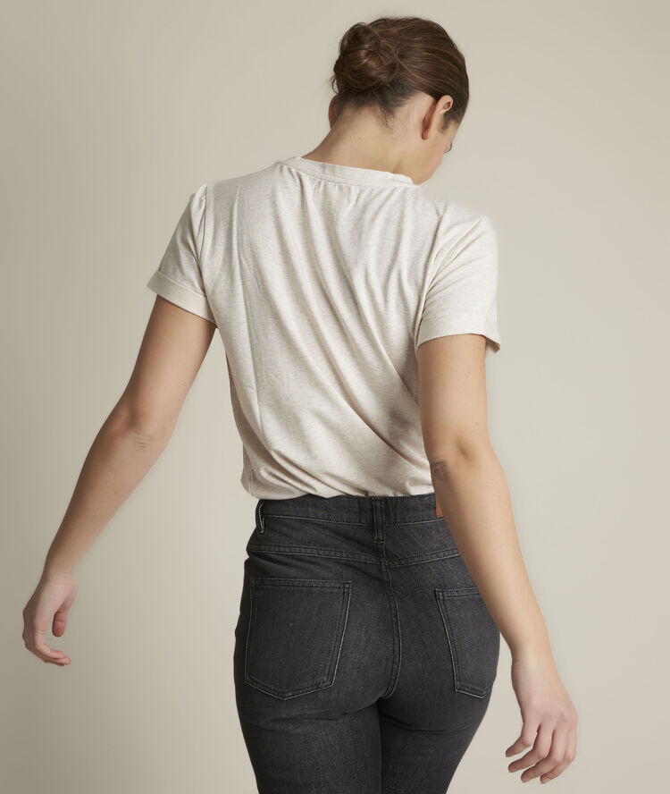 Rebelle slogan t-shirt string.