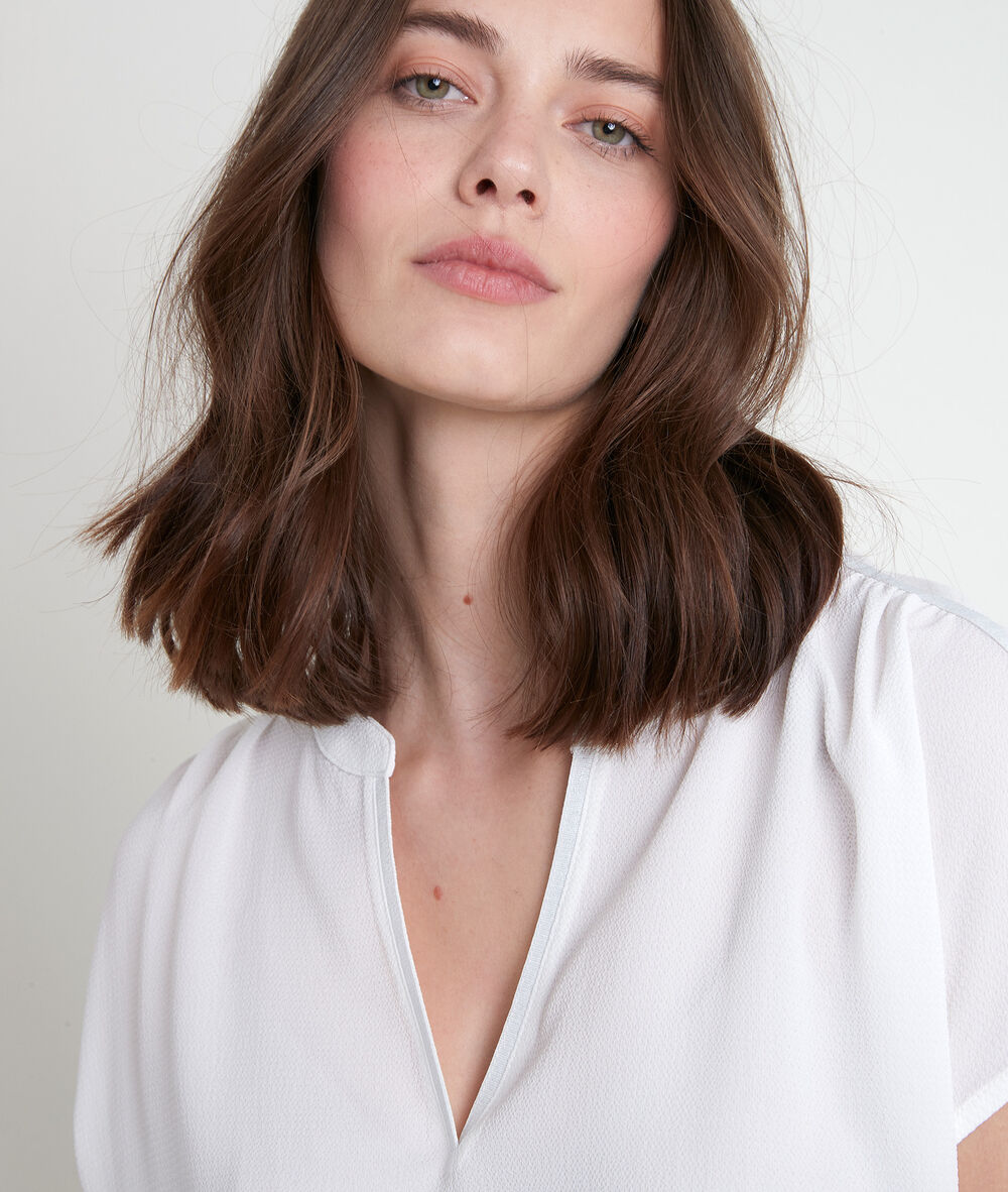 Wallas ecru dual-fabric v-neck top ecru.