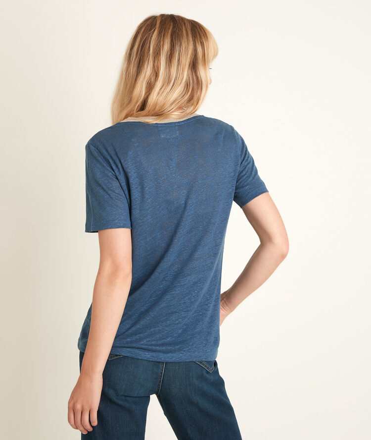 Rwana linen t-shirt with decorative collar violine.
