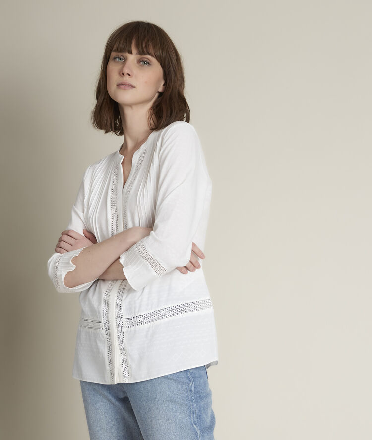 Evka embroidered blouse ecru.
