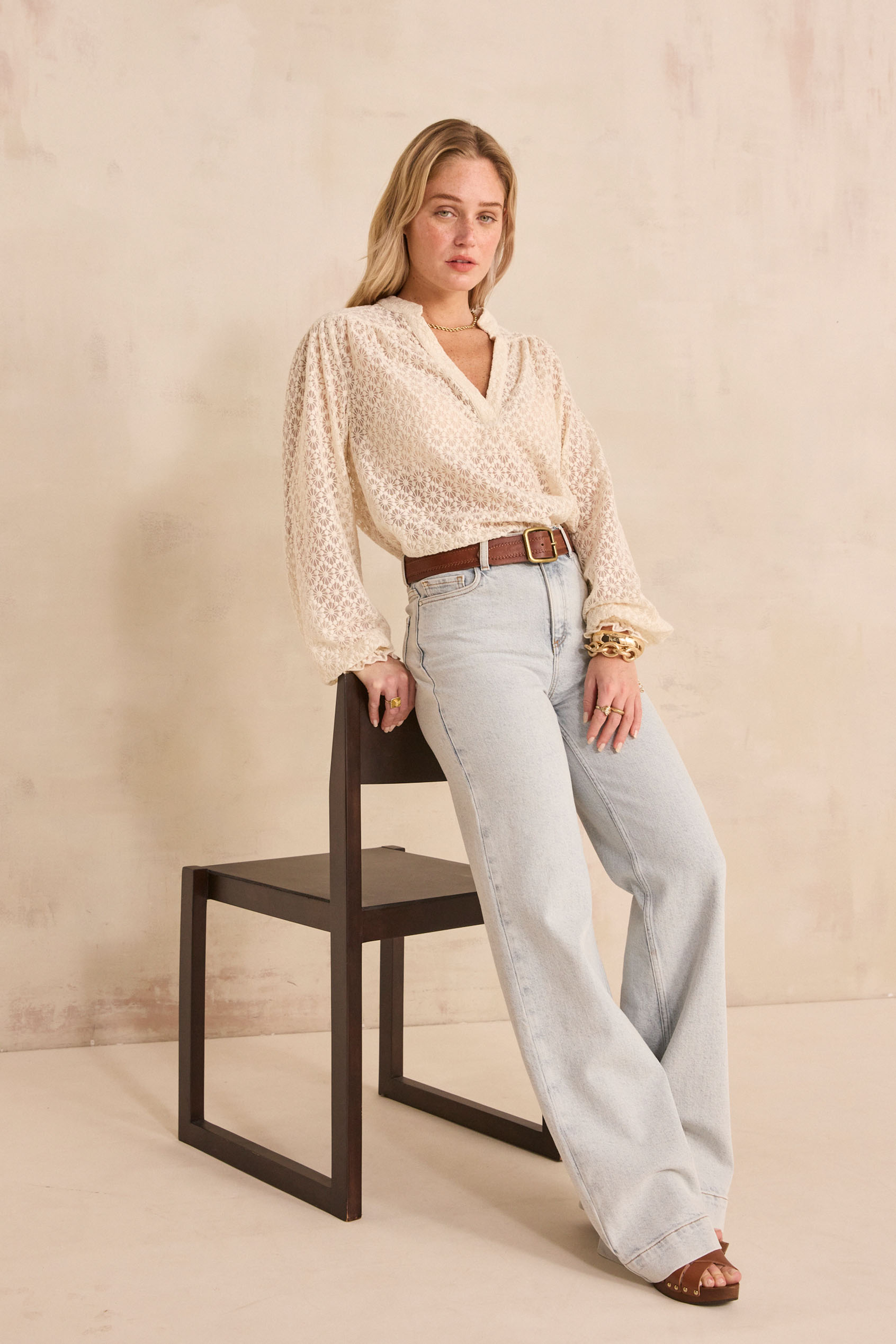 Embroidered cotton V-neck blouse DANIELA woman | CREAM | Maison 123
