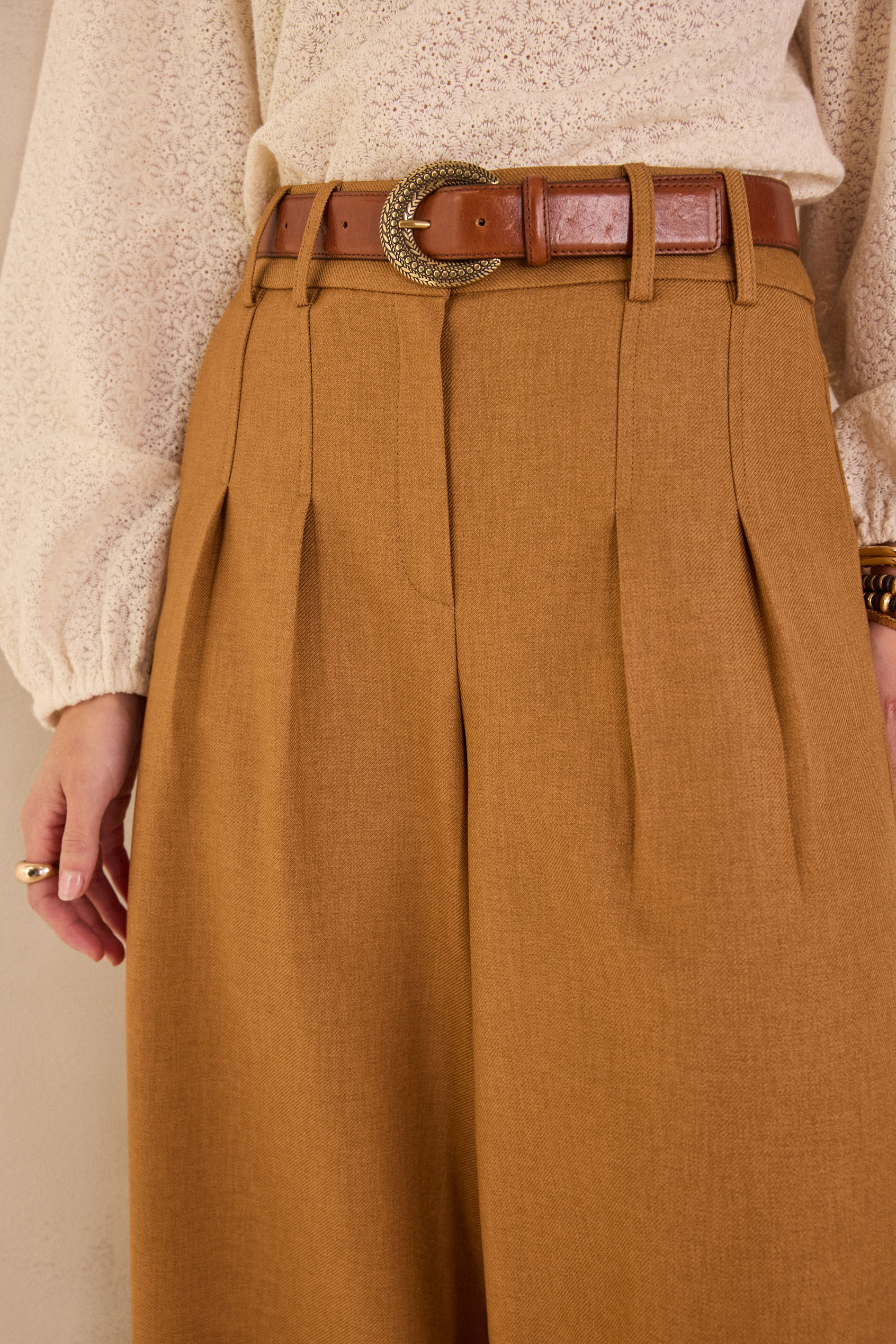 DAISY wide-leg trousers woman | DARK CAMEL | Maison 123
